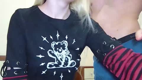 William and Mia online show from 04/08/26, 07:36