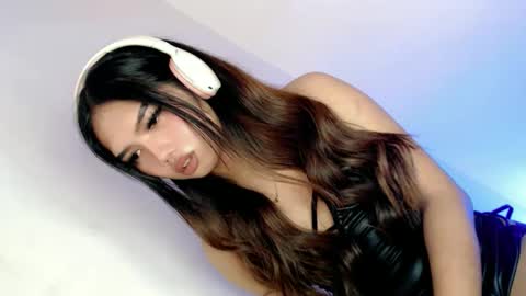 LE XI online show from 12/01/25, 05:01