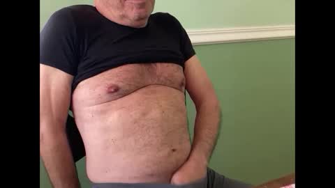 Snapshot of willirob chatting on 03/03/25, 06:22 William online show from 03/03/25, 06:22