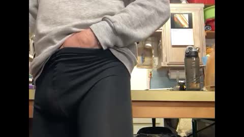 Snapshot of willirob chatting on 03/05/25, 10:21 William online show from 03/05/25, 10:21