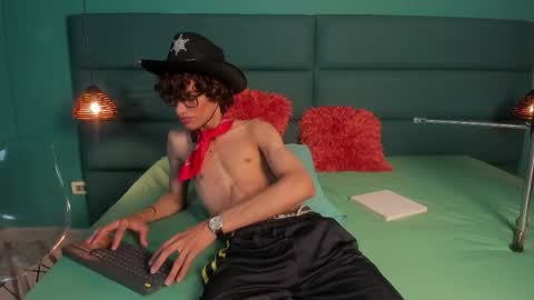 willturneer online show from 05/08/26, 03:56