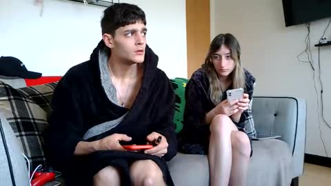 willy_est_95 online show from 04/21/26, 11:16