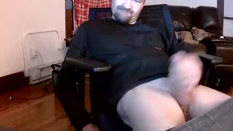 Snapshot of willydogg83 chatting on 11/07/25, 06:57 willydogg83 online show from 11/07/25, 06:57
