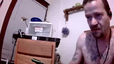 Snapshot of willydogg83 chatting on 04/01/26, 03:29 willydogg83 online show from 04/01/26, 03:29