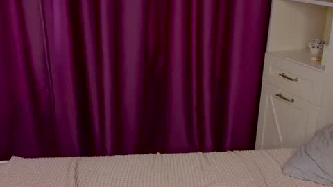 Snapshot of wilonebute chatting on 06/25/26, 05:12 Mary online show from 06/25/26, 05:12