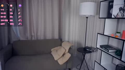 My name is Mia online show from 10/14/25, 04:41