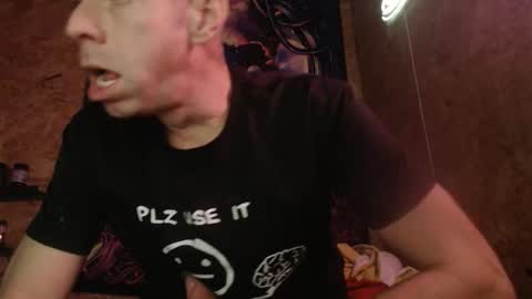 Snapshot of wimsev913259 chatting on 10/26/25, 06:41 wimozz80 online show from 10/26/25, 06:41