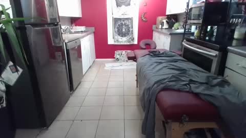 winebottle24 online show from 02/14/25, 05:19