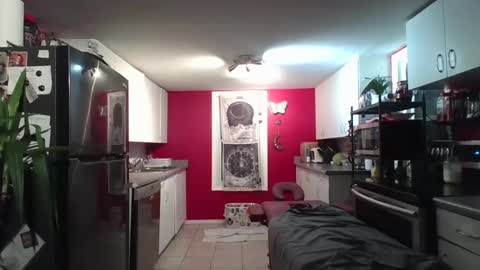 winebottle24 online show from 02/14/25, 08:21