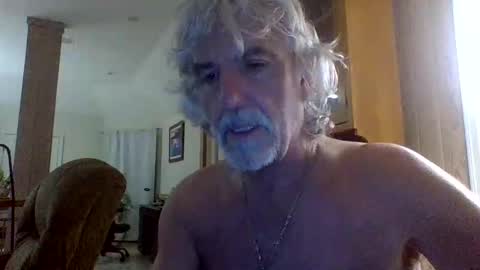 Snapshot of winedog2020 chatting on 04/27/26, 03:15 Gundja Man online show from 04/27/26, 03:15
