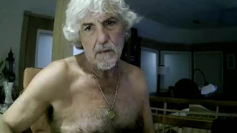 Snapshot of winedog2020 chatting on 05/23/26, 01:11 Gundja Man online show from 05/23/26, 01:11