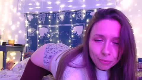 Eevie online show from 12/04/24, 01:25