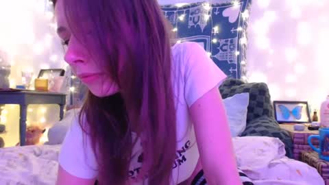 Eevie online show from 12/06/24, 12:23