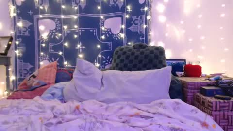 Eevie online show from 12/26/24, 02:12