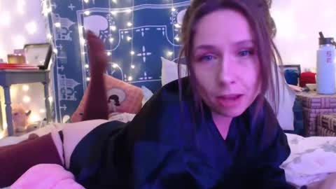 Eevie online show from 01/06/25, 02:37