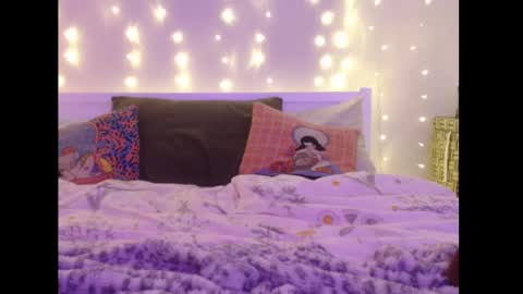 Eevie online show from 01/24/25, 04:05