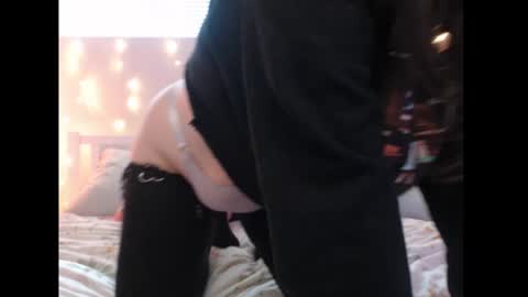 Eevie online show from 03/09/25, 10:41