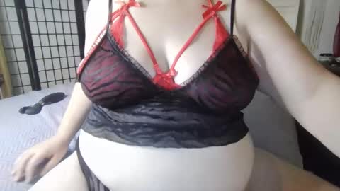 Winnie online show from 10/30/25, 04:58