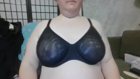 Winnie online show from 03/21/26, 05:12