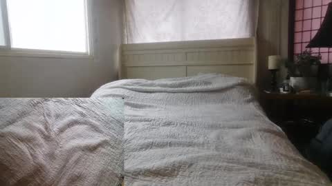 Winnie online show from 03/23/26, 03:49