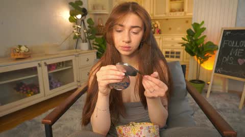 Snapshot of winnieriedesel chatting on 04/29/26, 03:21 Lillian online show from 04/29/26, 03:21