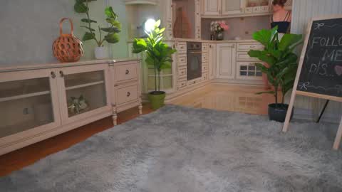 Snapshot of winnieriedesel chatting on 06/05/26, 03:46 Lillian online show from 06/05/26, 03:46