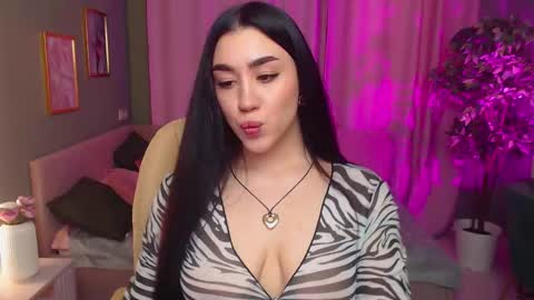 Snapshot of winonna_ryder chatting on 03/27/26, 07:47 Lola online show from 03/27/26, 07:47