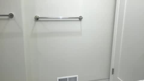 Snapshot of winsome_naked_gentleman chatting on 01/04/25, 10:45 WInsome online show from 01/04/25, 10:45