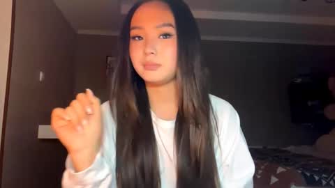 Amina online show from 10/25/25, 02:24