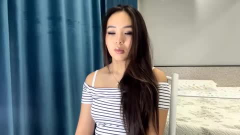 Amina online show from 11/13/25, 02:49