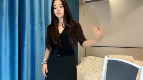 Amina online show from 12/03/25, 06:50