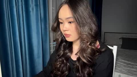 Amina online show from 03/25/26, 05:52