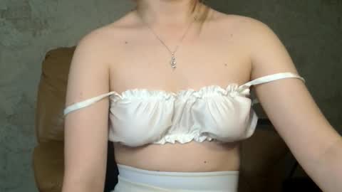 wira_witch online show from 10/09/25, 12:03