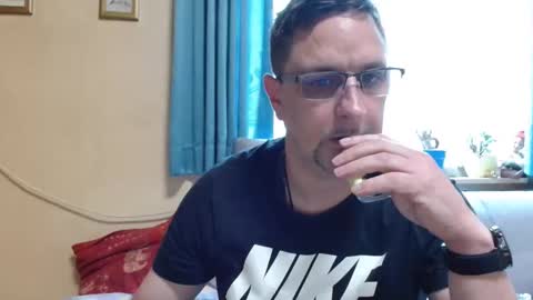 Dirty online show from 05/08/26, 12:43