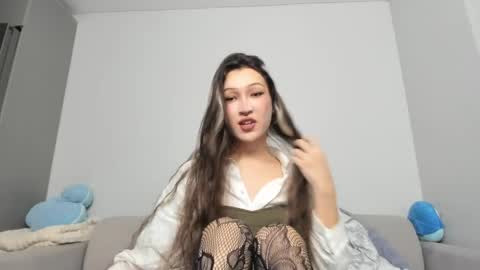 Snapshot of wiseenoughlamb chatting on 05/27/26, 06:27 Asylai but you can call me Aila online show from 05/27/26, 06:27