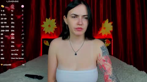 Snapshot of witch_baby_ chatting on 11/11/25, 07:19 Kira online show from 11/11/25, 07:19