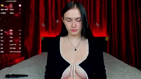 Snapshot of witch_baby_ chatting on 12/18/25, 07:14 Kira online show from 12/18/25, 07:14