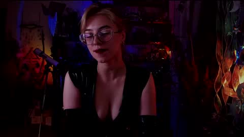 Snapshot of witch_fiona chatting on 12/04/24, 08:18 Goddess of two strapons - Mr. long Don Mr. Pinky online show from 12/04/24, 08:18