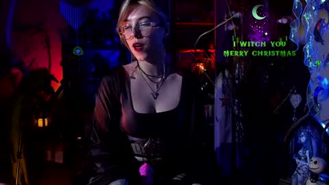 Snapshot of witch_fiona chatting on 12/29/24, 10:36 Goddess of two strapons - Mr. long Don Mr. Pinky online show from 12/29/24, 10:36