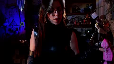 Snapshot of witch_fiona chatting on 02/03/25, 07:31 Goddess of two strapons - Mr. long Don Mr. Pinky online show from 02/03/25, 07:31