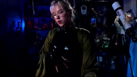Snapshot of witch_fiona chatting on 02/17/25, 07:42 Goddess of two strapons - Mr. long Don Mr. Pinky online show from 02/17/25, 07:42