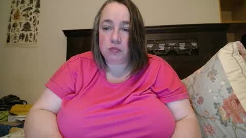 Annie online show from 11/01/25, 02:46