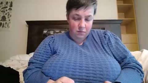 Annie online show from 05/26/26, 10:28