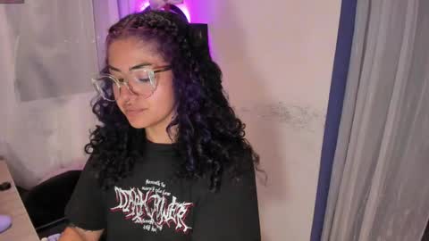     Luna Violeta  A r t i s t  online show from 02/13/25, 01:40