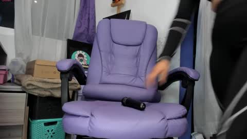     Luna Violeta  A r t i s t  online show from 09/16/25, 01:50