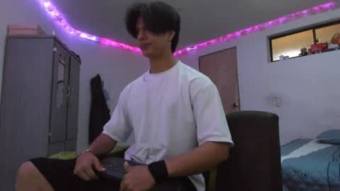 Snapshot of with_ken chatting on 03/30/26, 07:04 Ken online show from 03/30/26, 07:04