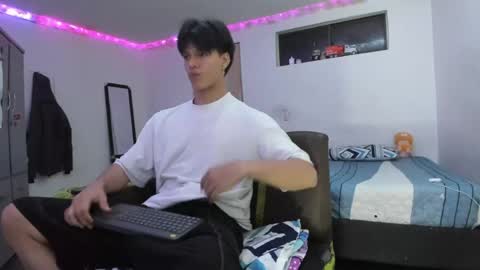 Snapshot of with_ken chatting on 05/14/26, 05:03 Ken online show from 05/14/26, 05:03