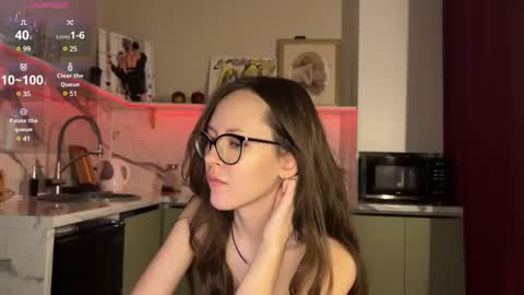 Isobelle online show from 02/08/25, 02:16