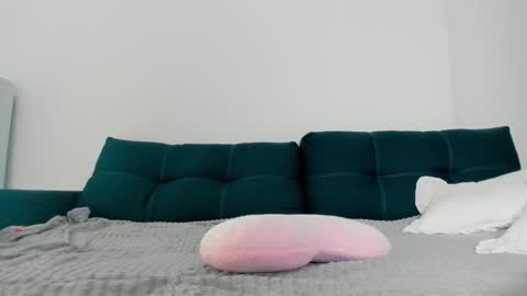 wladilia online show from 10/18/25, 08:09