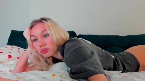 wladilia online show from 11/26/25, 08:21